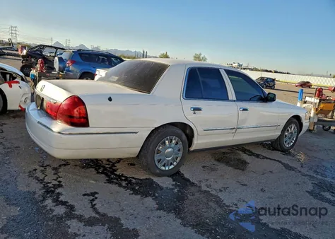 2005 Mercury Grand Marquis Gs z USA, uszkodzony, nr VIN 2MEFM74W75X625363